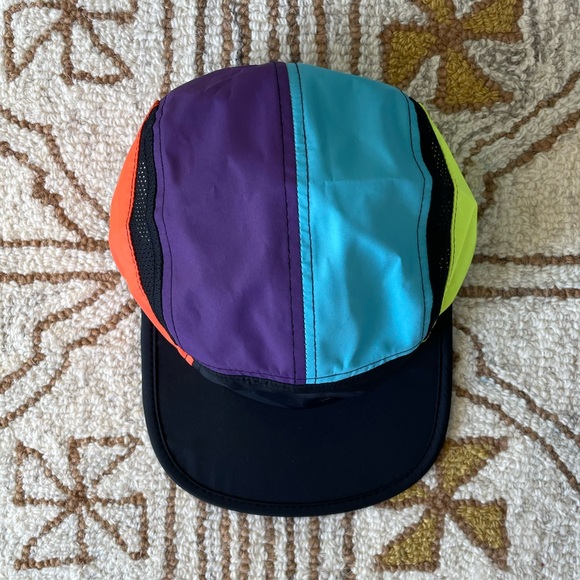 Sprints 5 Panel Running Hat in Retro “Fresh Prints” Colors NWOT - Picture 2 of 3